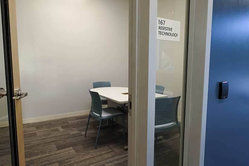 2021_09_17_library-dscf7079.jpg Assistive Tech & Group Study Rooms
