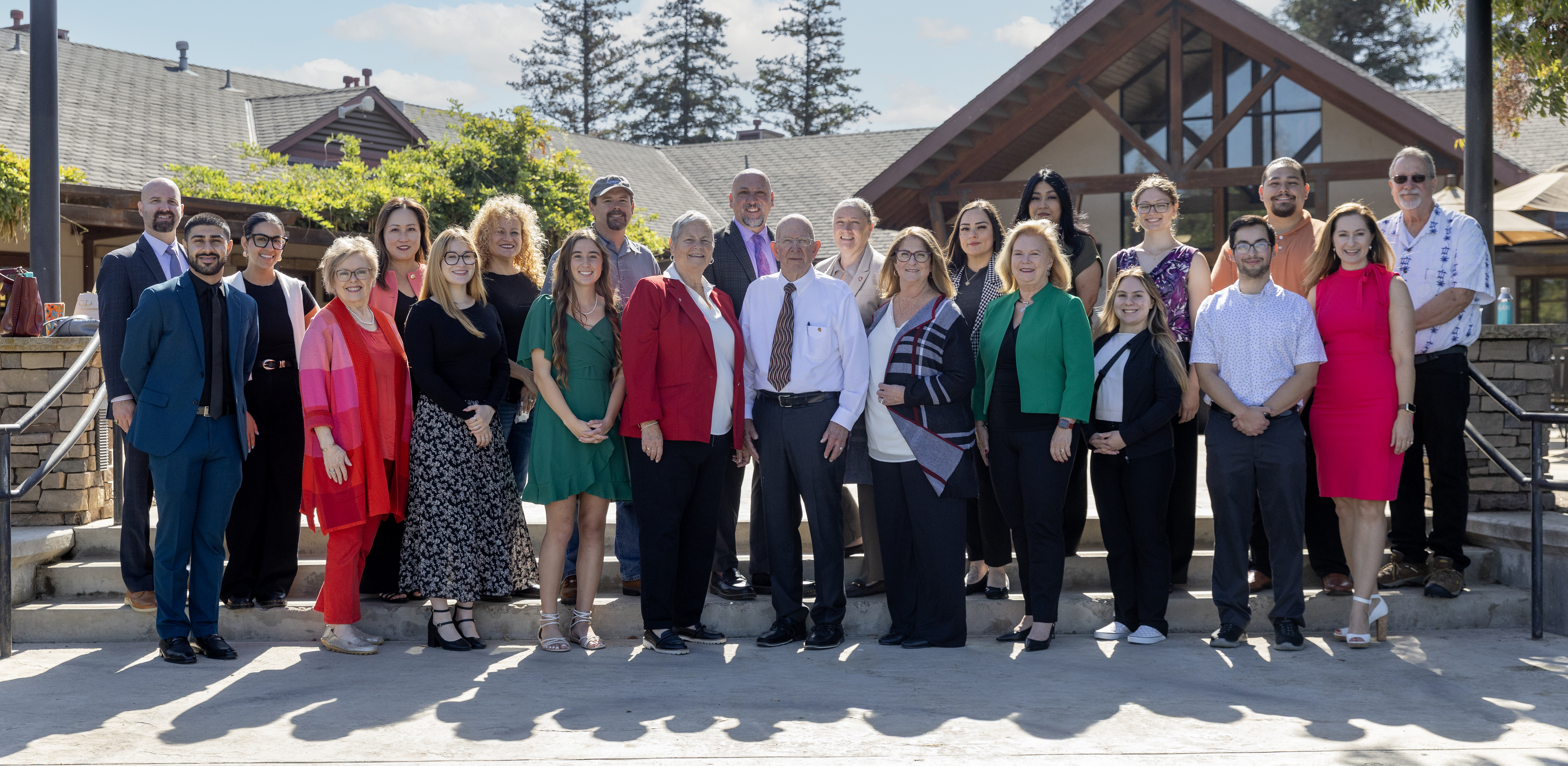 Group photo of the 2025 Rogers Scholars outdoors in front of the Faculty Development Center