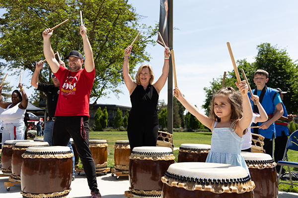 1960 Minutes of Giving, Stan for a Cause