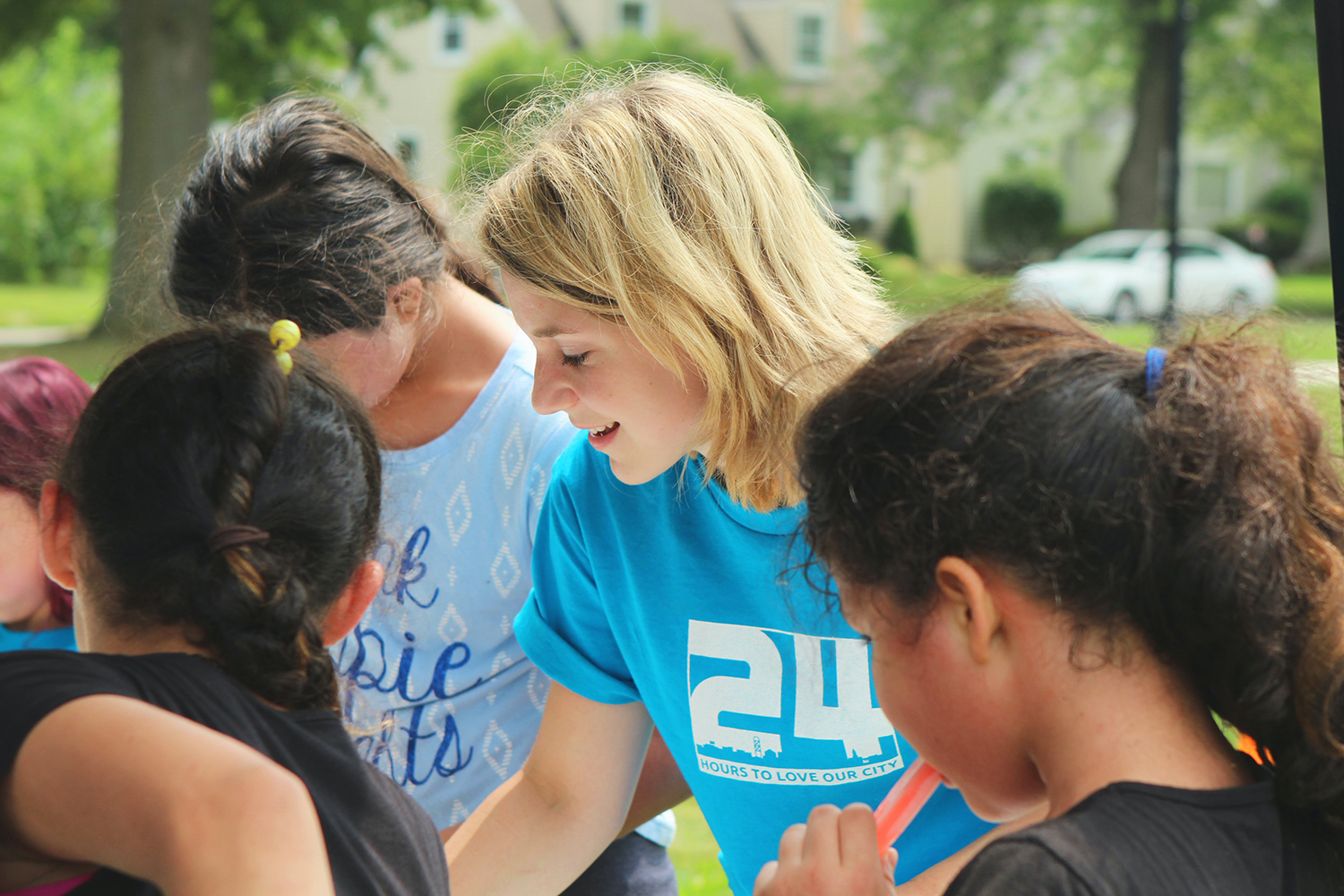 Students volunteering