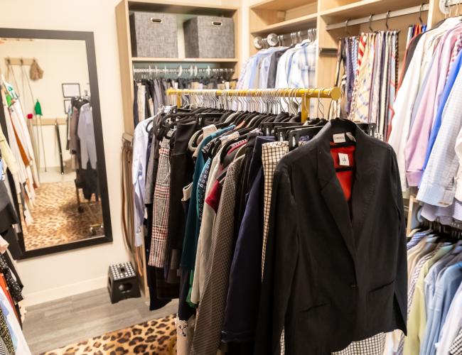 Professional clothing rack with full-length mirror
