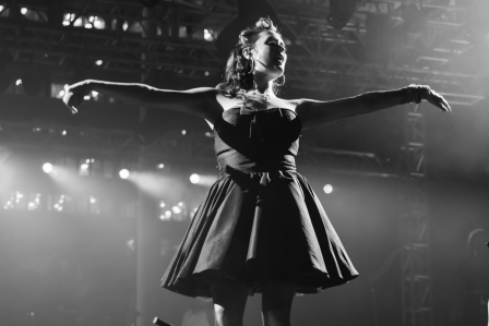 Image of Las Cafeteras' vocalist, Denise Carlos.