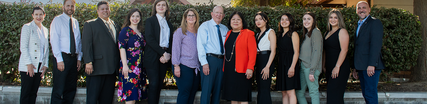 Group image of the 2022 Rogers Scholars and campus administrators