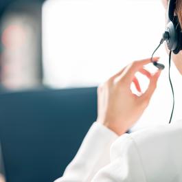 help desk answering phone