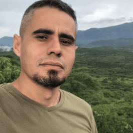 Dr. Javier Pérez Robles