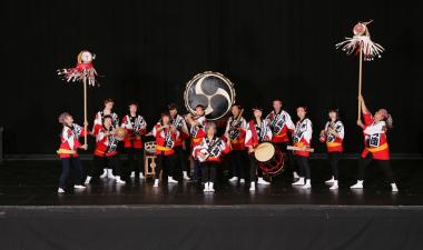 Sacramento &quot;Taiko Dan&quot; Japanese drumming