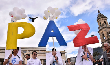 A group of protesters celebrate the peace agreement in Colombia in the Plaza Bolívar in Bogotá, on September 26, 2016. Credit Guillermo Legaria/ Getty Images