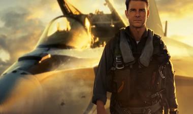 tom cruise and plane poster