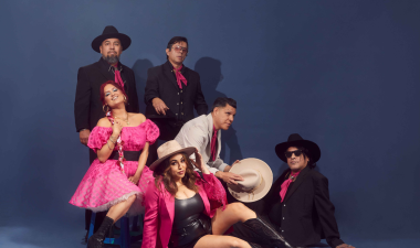 Image of Las Cafeteras music group.
