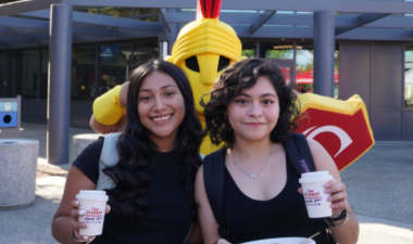 Students and Titus at the ASI &amp; SC Breakfast event