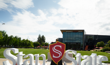 Stan State signage in the Quad.