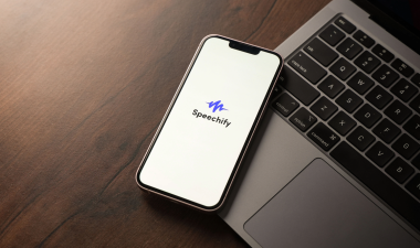Speechify loading screen on mobile device
