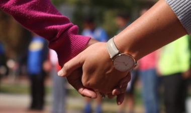 custom-custom_size_hands_clasped_img_9913.jpg