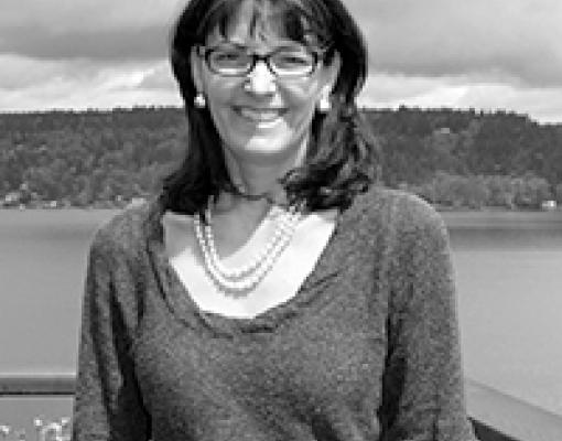 Carmen (Roxanne) Robbin